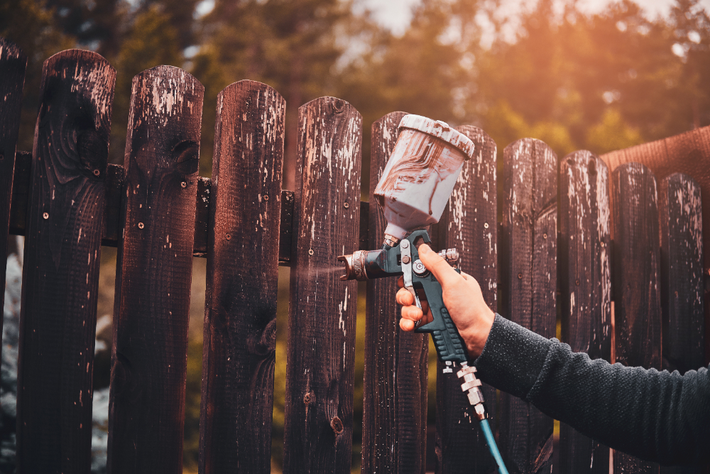 The Benefits of Fence Staining & Tips for Choosing the Perfect Fence Stain Color