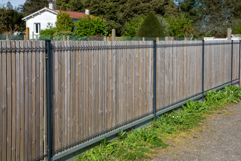 How to Enhance Your Home Privacy with the Right Fence