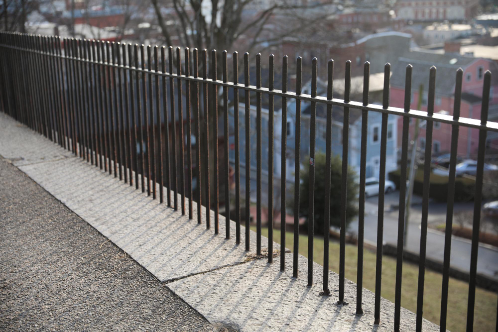 Choosing Between Aluminum or Steel Fencing for Your Orlando Home