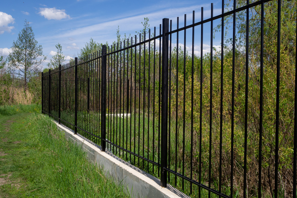 Steel vs. Aluminum Fences: Choosing the Right Material for Your Home