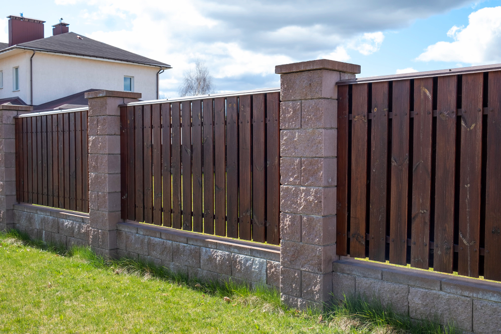 Top Reasons to Choose a Wooden Fence for Your Orlando Home