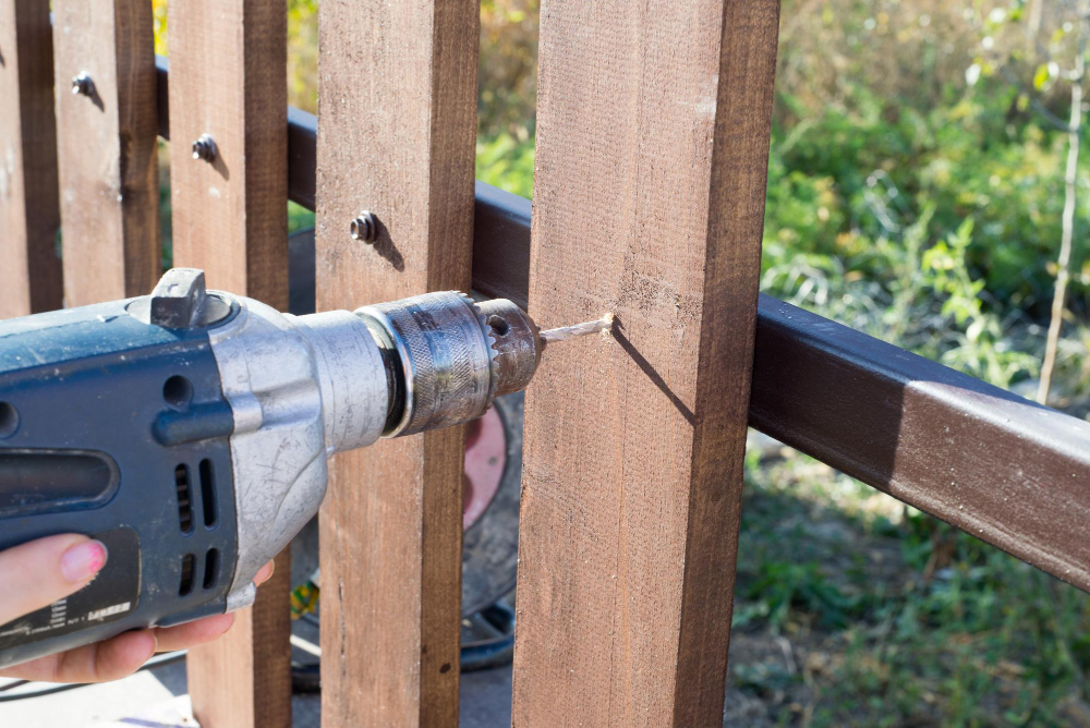 Tips to Build a DIY Fence for Your Property