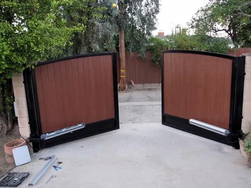 Electric Gate installed by Wulff Fence