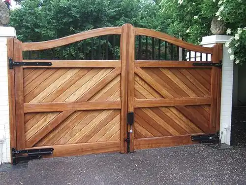 Electric Gate installed by Wulff Fence in Orlando